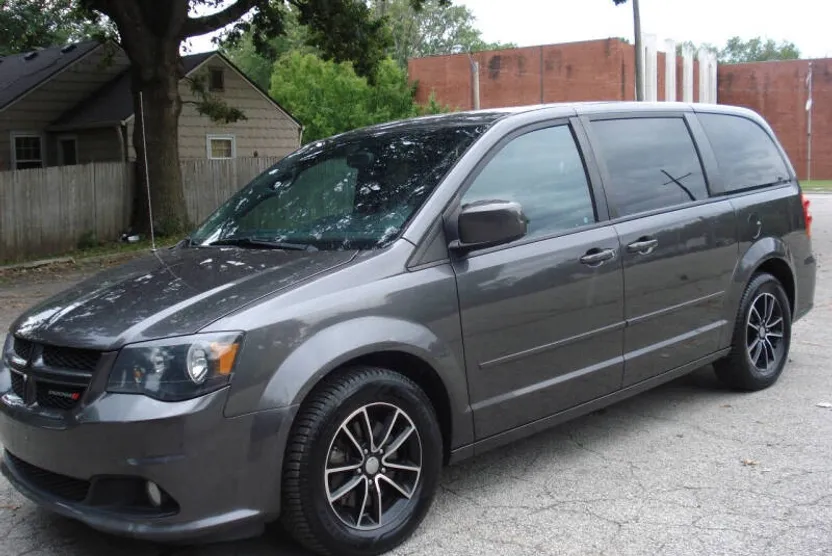 2017 Dodge Grand Caravan GT photo 1