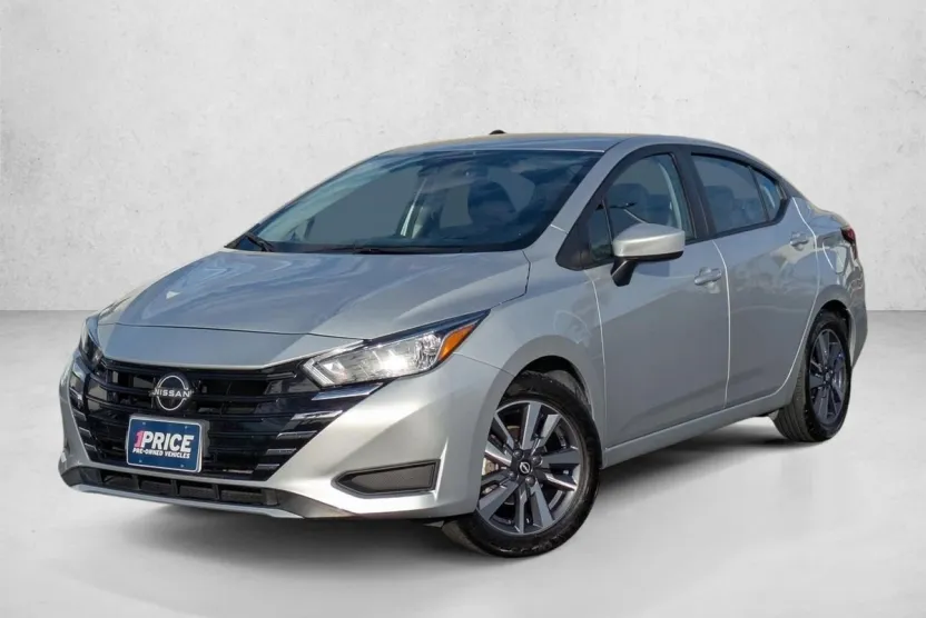 2024 Nissan Versa 1.6 SV photo 1