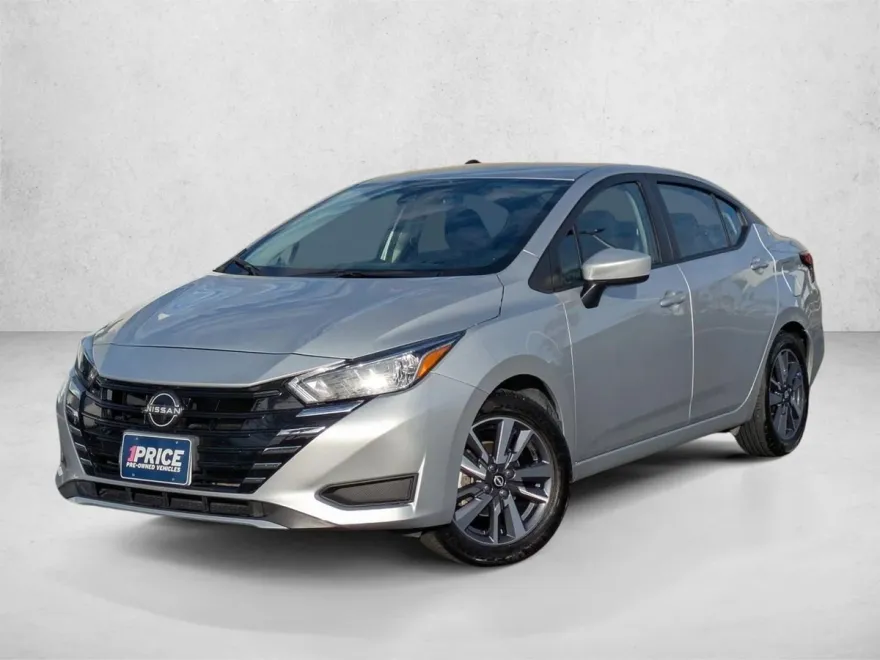 2024 Nissan Versa 1.6 SV photo 1