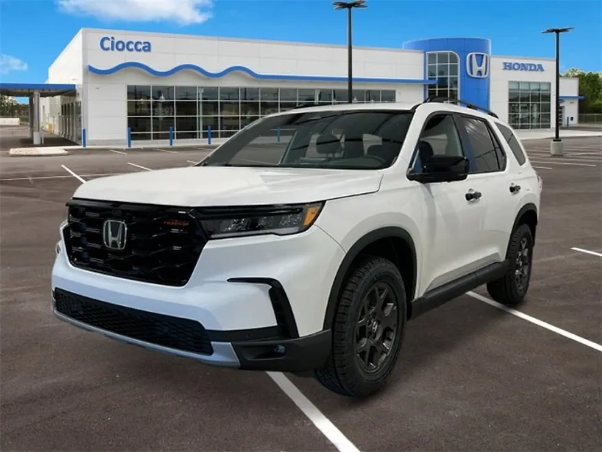2025 Honda Pilot TrailSport photo 1