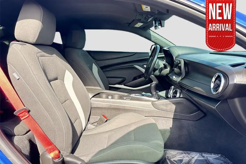 2022 Chevrolet Camaro LT1 photo 1