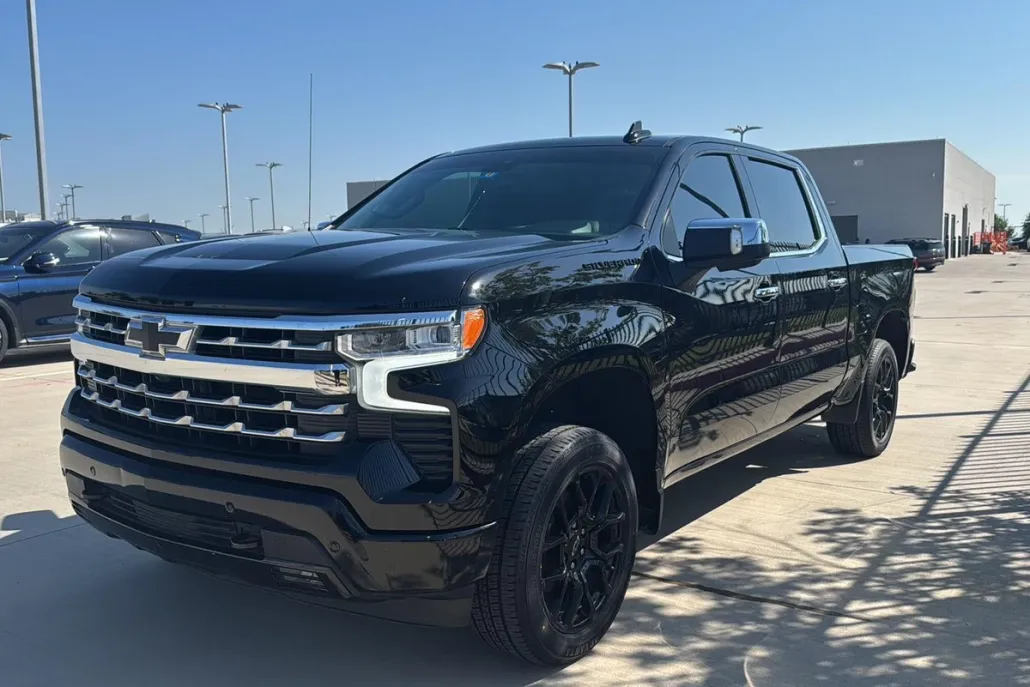 2023 Chevrolet Silverado 1500 LTZ photo 1