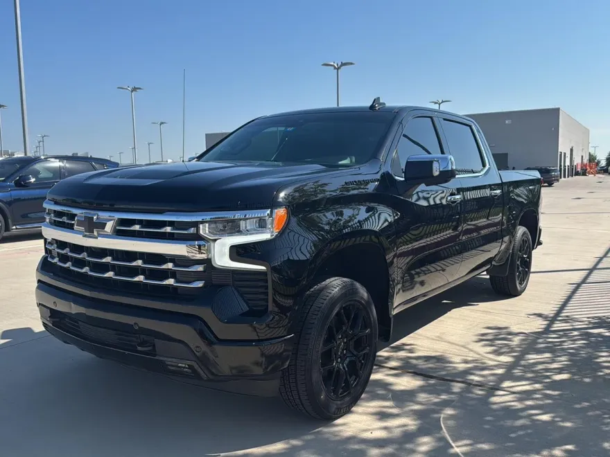 2023 Chevrolet Silverado 1500 LTZ photo 1