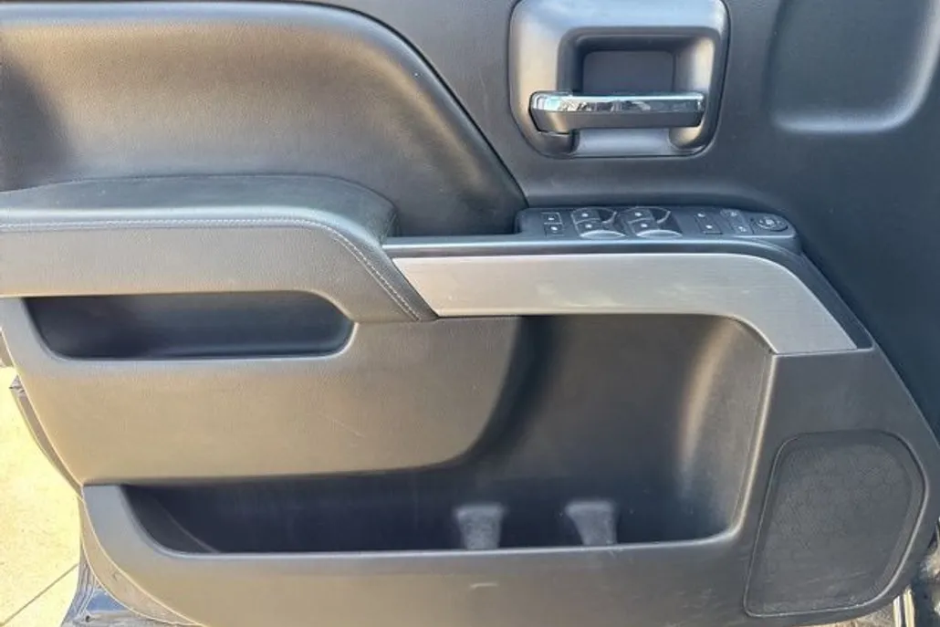 2016 Chevrolet Silverado 1500 LT photo 1