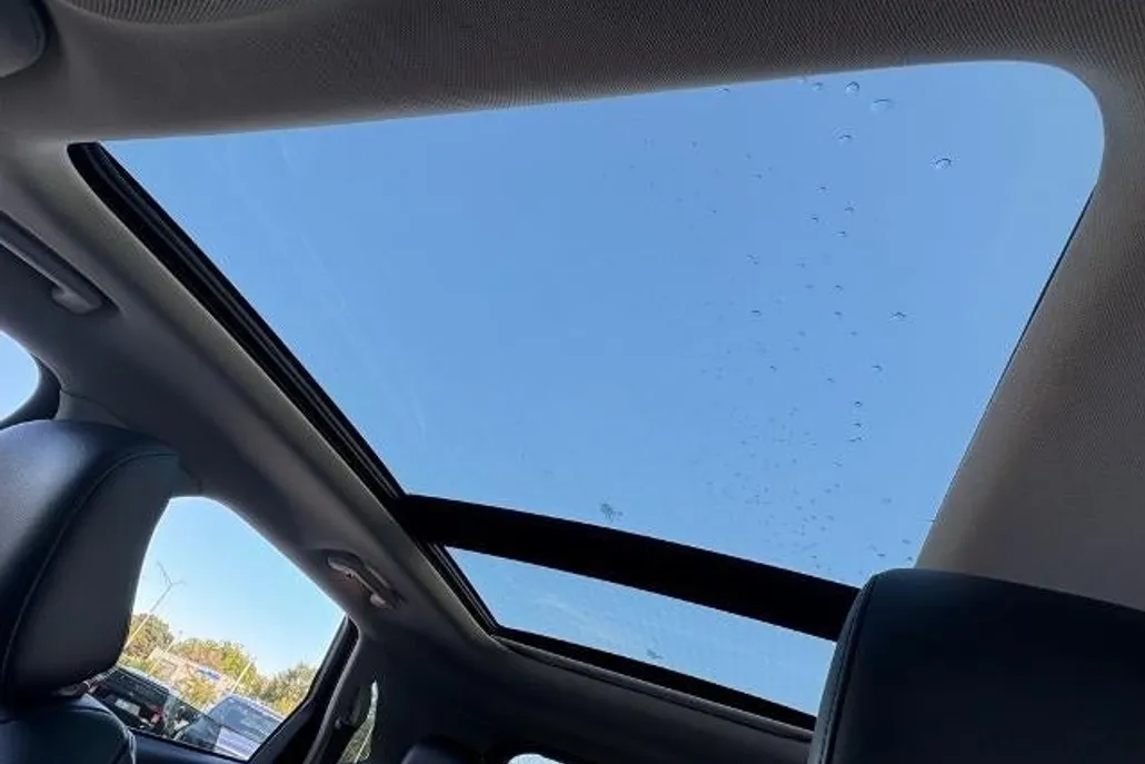 2021 Ford Edge SEL photo 1