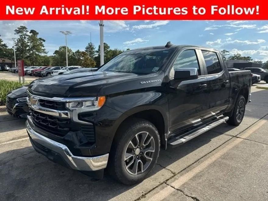 2022 Chevrolet Silverado 1500 LT photo 1