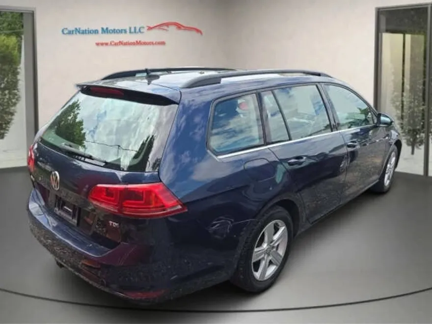 2015 Volkswagen Golf SportWagen TDI S photo 1