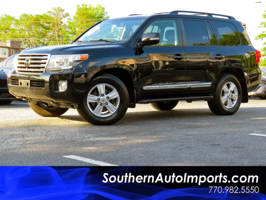2015 Toyota Land Cruiser photo 1