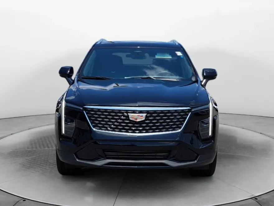 2025 Cadillac XT4 Premium Luxury photo 1