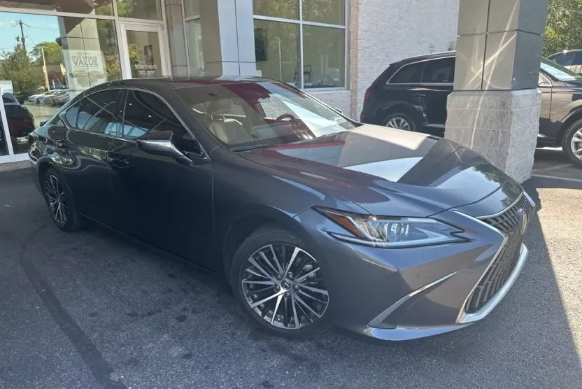 2024 Lexus ES 250 AWD photo 1