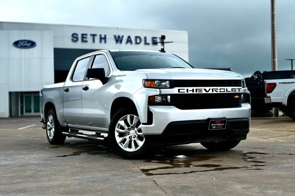 2019 Chevrolet Silverado 1500 Custom photo 1