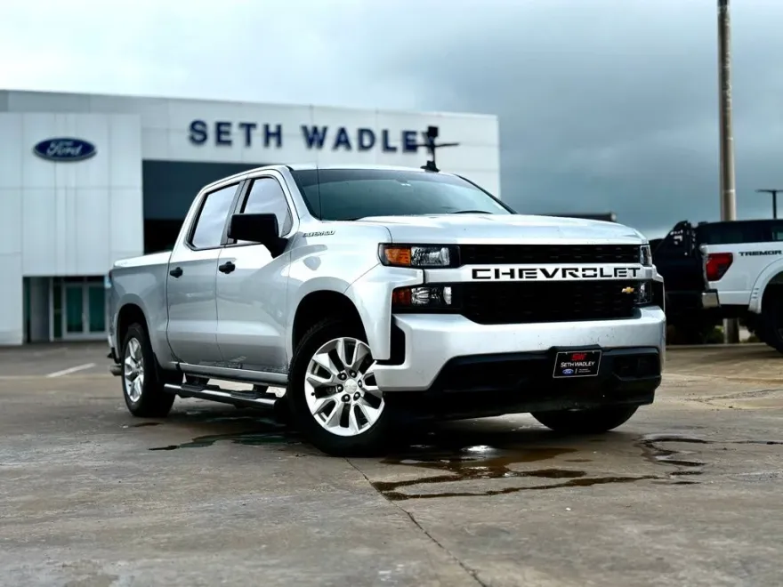 2019 Chevrolet Silverado 1500 Custom photo 1
