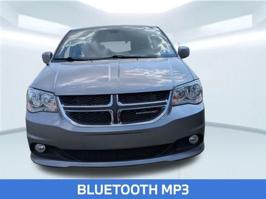2019 Dodge Grand Caravan SXT photo 1