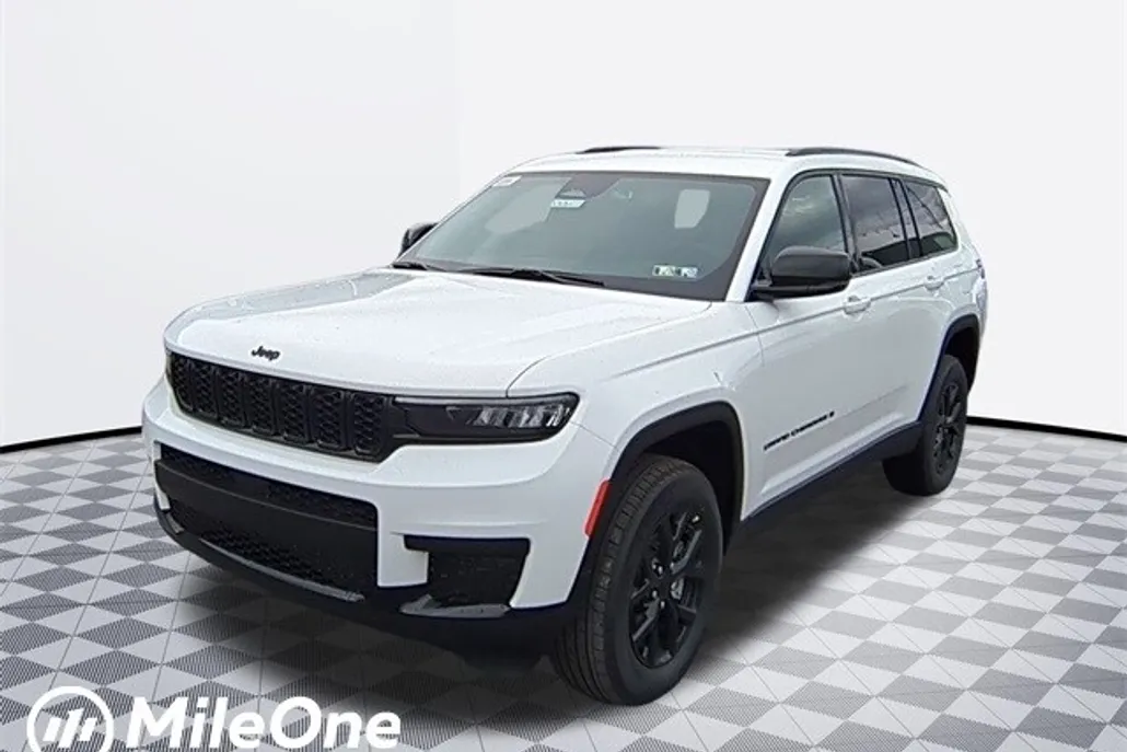 2025 Jeep Grand Cherokee Laredo photo 1