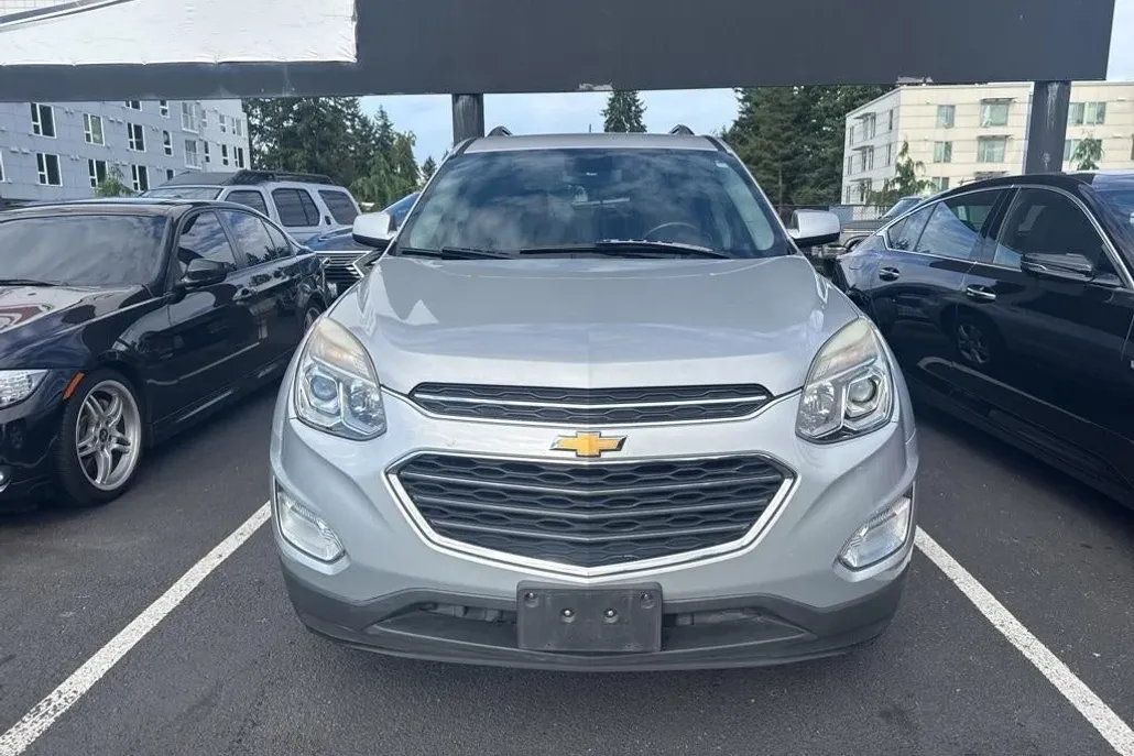 2016 Chevrolet Equinox LT photo 1