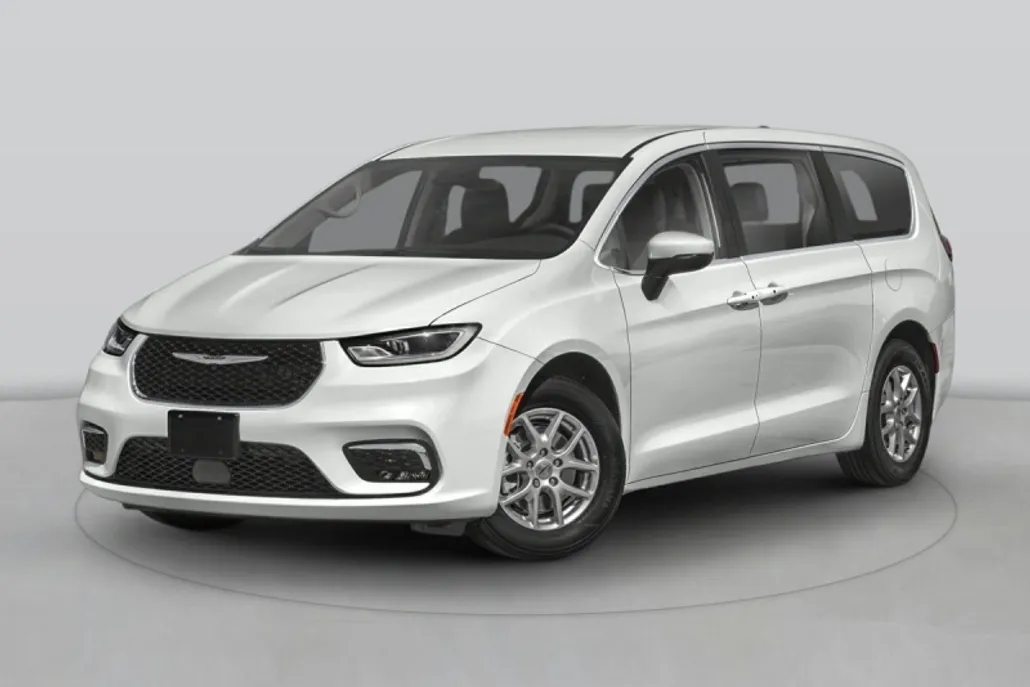 2023 Chrysler Pacifica Touring L photo 1