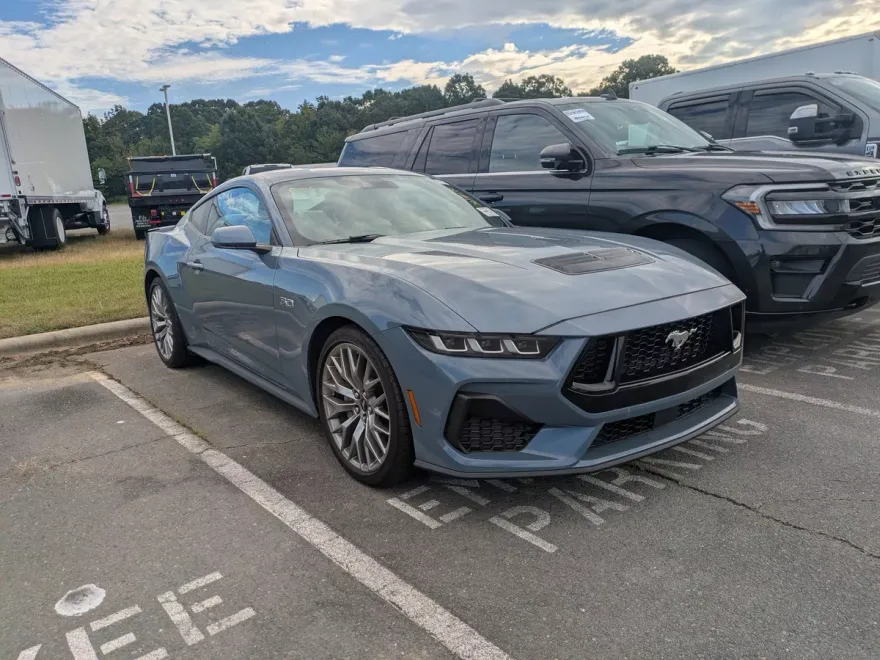 2024 Ford Mustang GT Premium photo 1