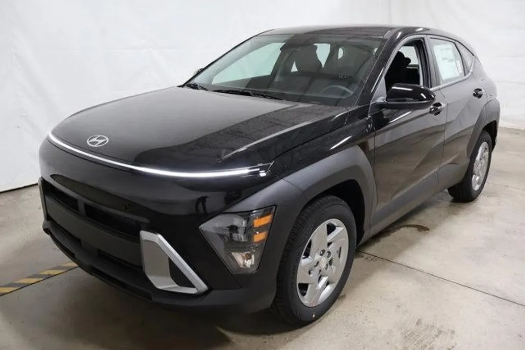 2026 Hyundai Kona SE photo 1
