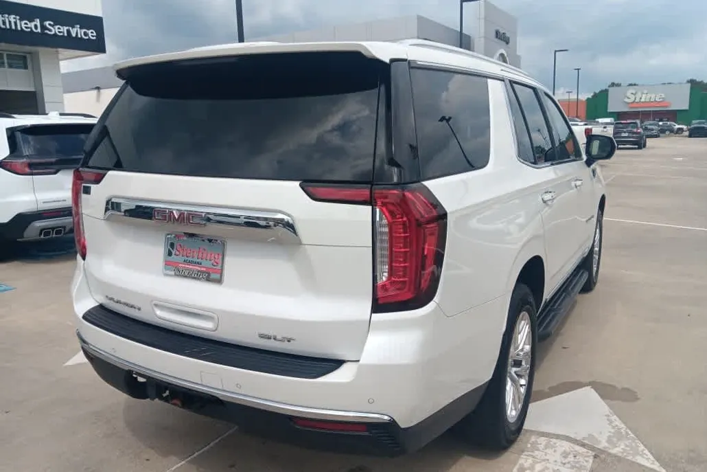 2023 Gmc Yukon SLT photo 1