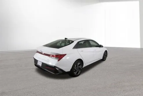 2025 Hyundai Elantra Hybrid Limited photo 3
