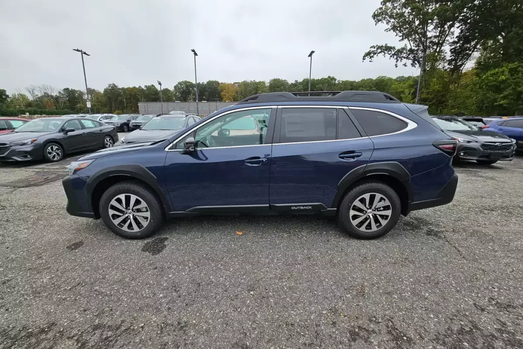 2025 Subaru Outback Premium photo 1