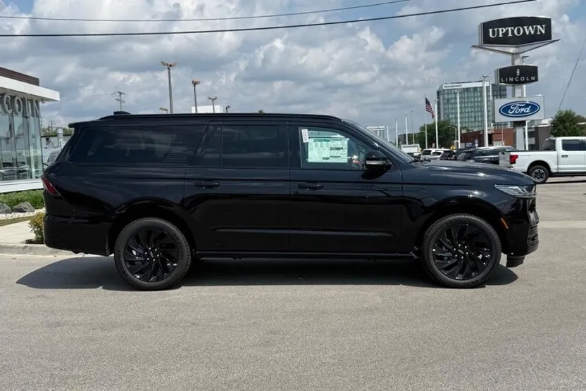 2025 Lincoln Navigator L Reserve photo 1