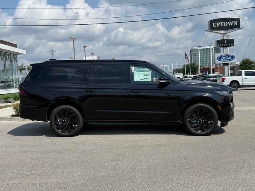 2025 Lincoln Navigator L Reserve photo 1