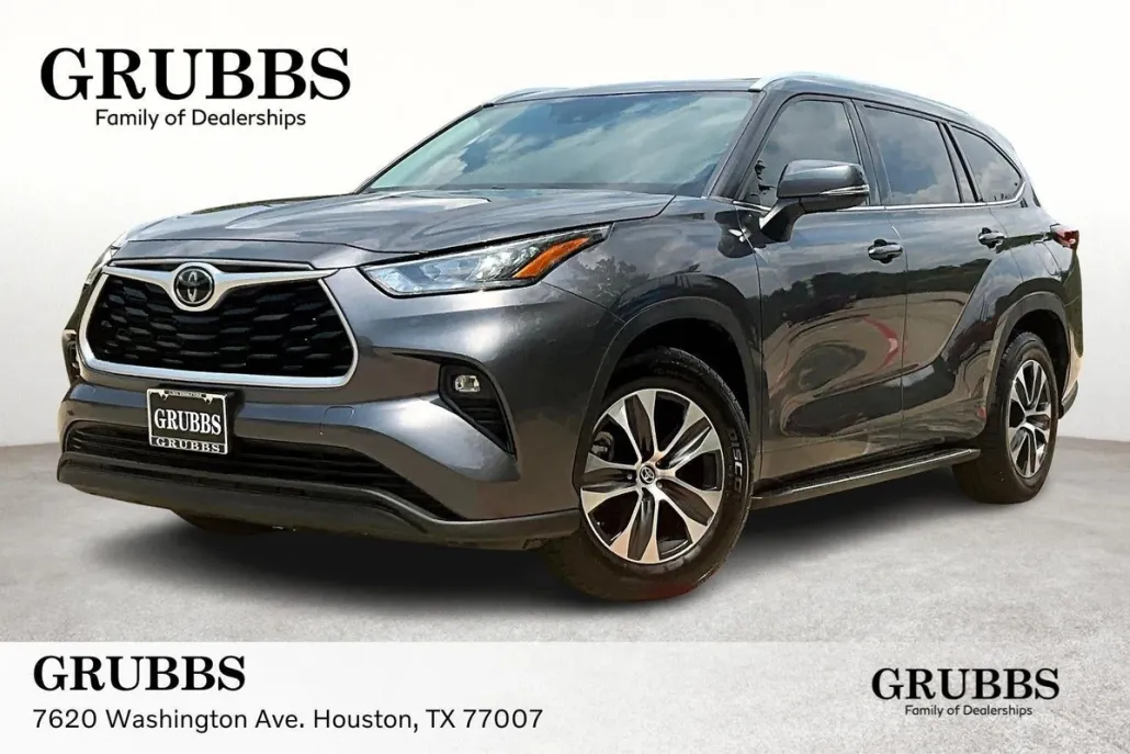 2020 Toyota Highlander XLE photo 1