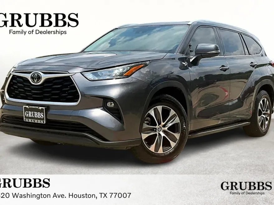 2020 Toyota Highlander XLE photo 1