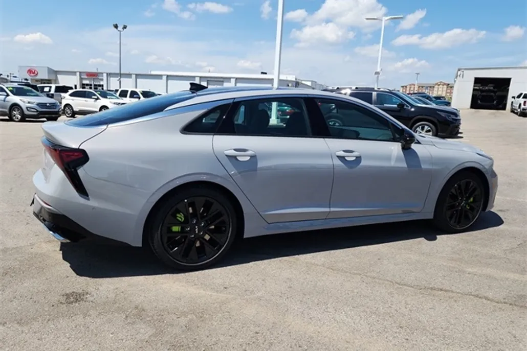 2026 Kia K5 GT photo 1