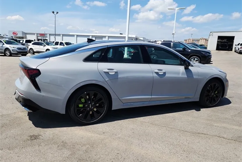2026 Kia K5 GT photo 1