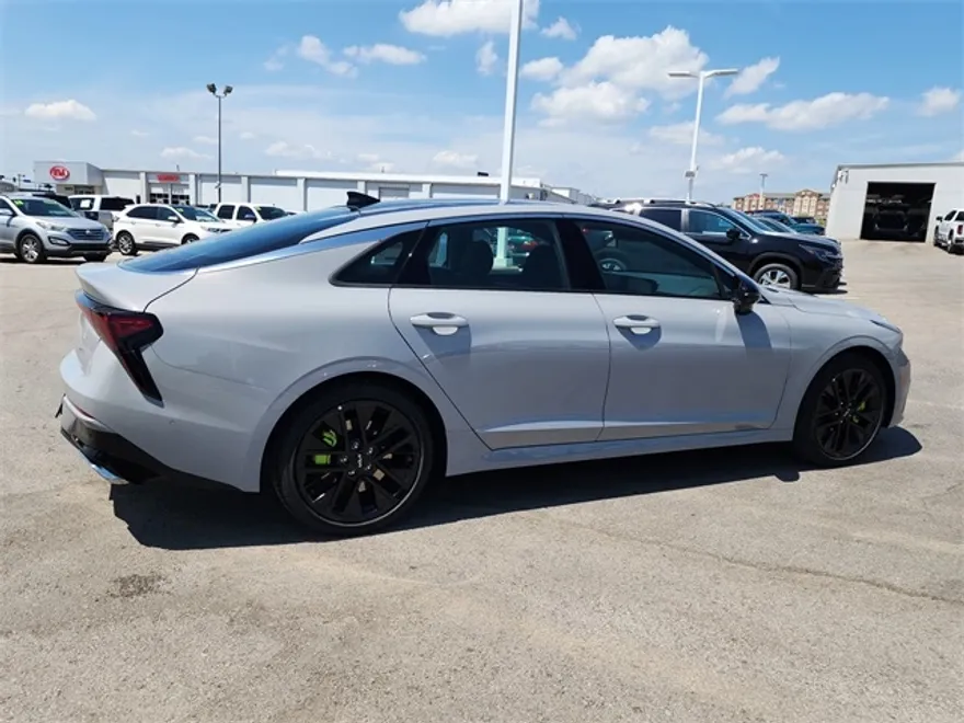 2026 Kia K5 GT photo 1