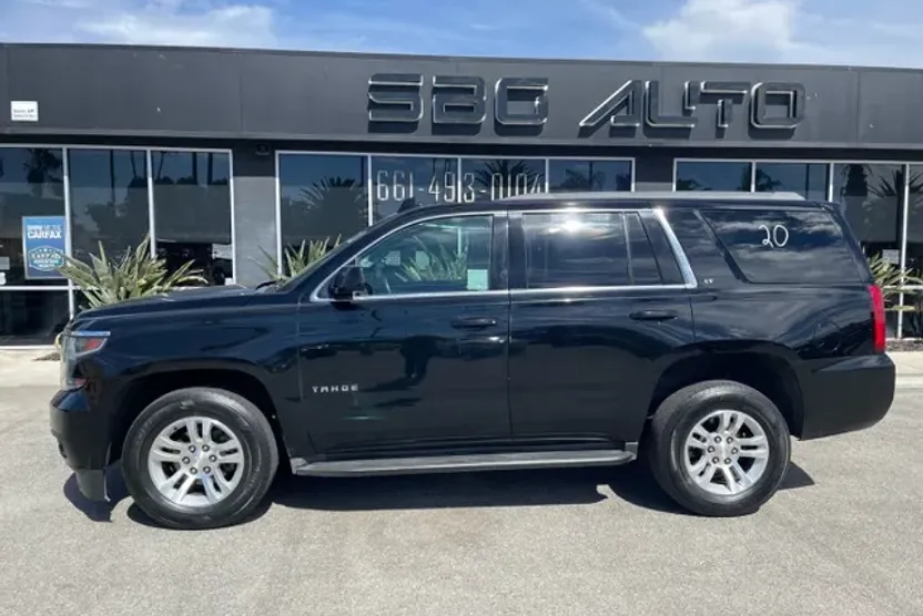 2017 Chevrolet Tahoe LT photo 1