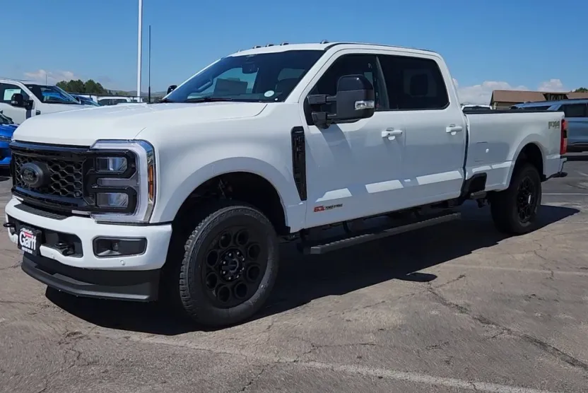 2025 Ford F-350 Lariat photo 1
