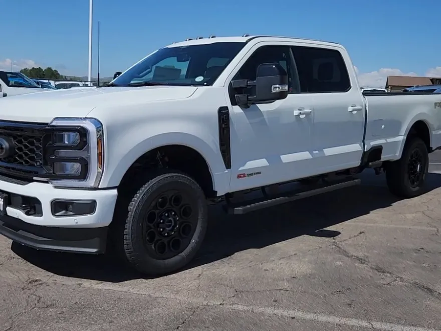 2025 Ford F-350 Lariat photo 1