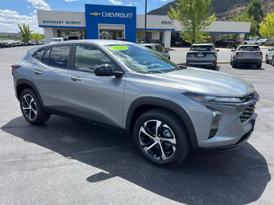 2025 Chevrolet Trax photo 1