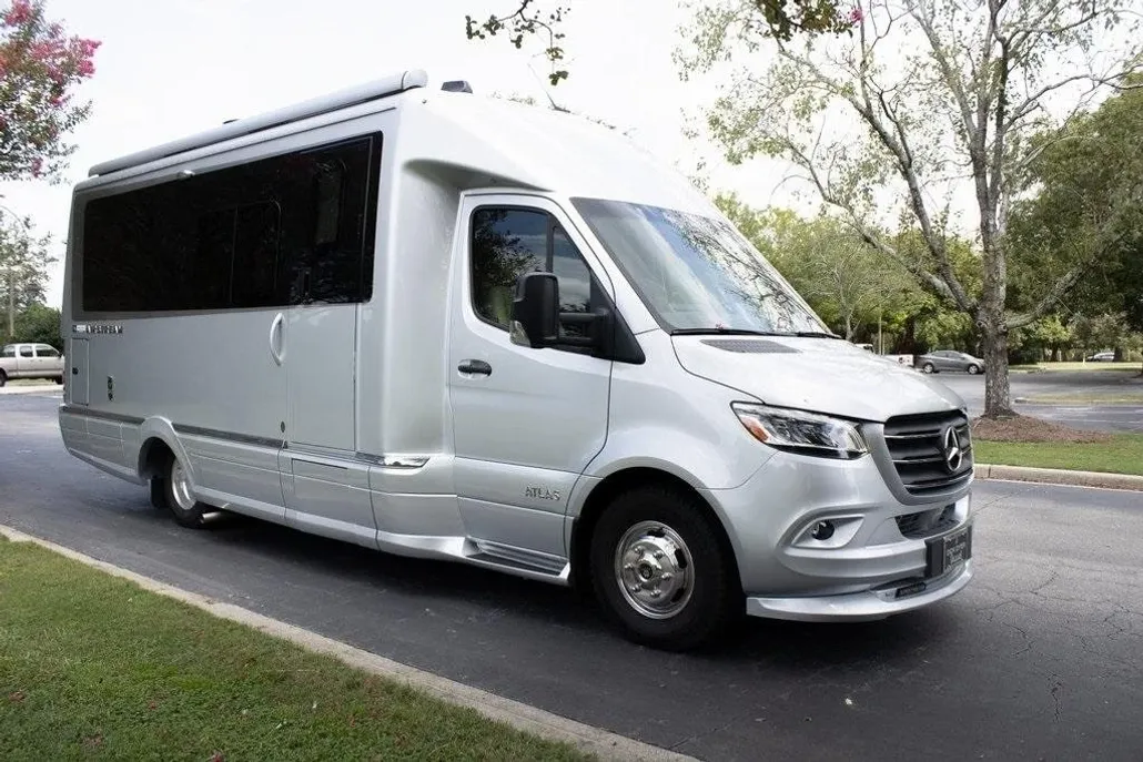 2022 Mercedes Benz Sprinter photo 1
