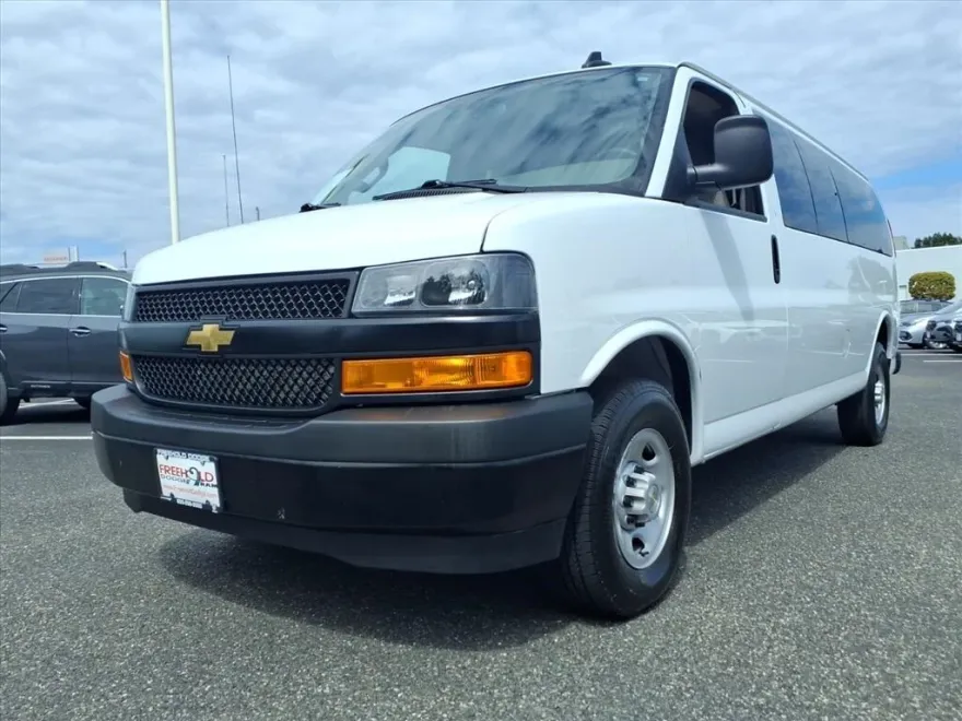2024 Chevrolet Express 3500 LS Passenger photo 1