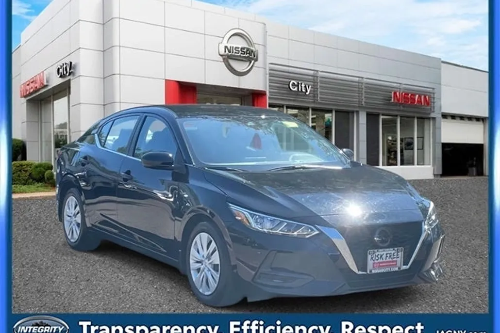 2022 Nissan Sentra S photo 1