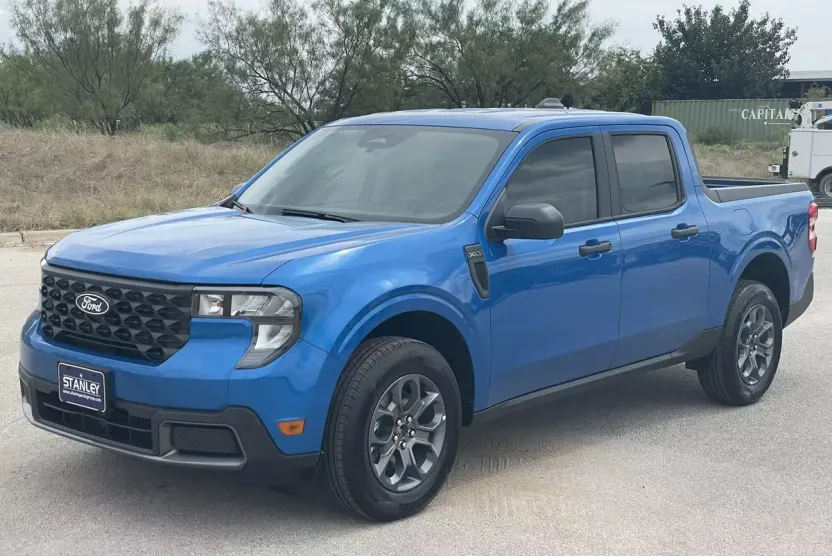 2025 Ford Maverick XLT photo 1