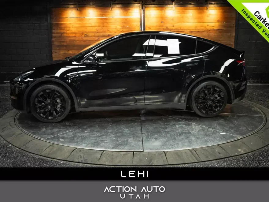 2022 Tesla Model Y Long Range photo 1