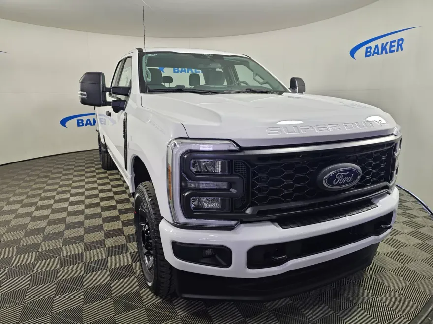 2025 Ford F-350 XL photo 1