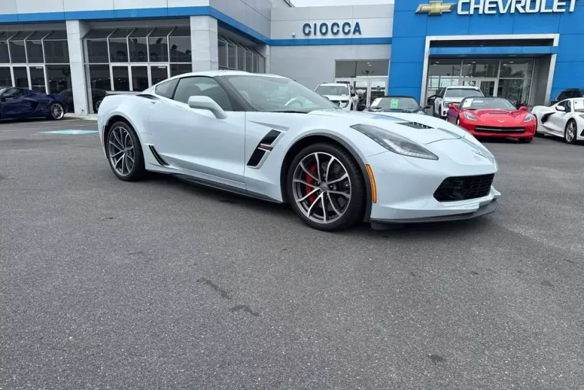 2018 Chevrolet Corvette Grand Sport 2LT photo 1