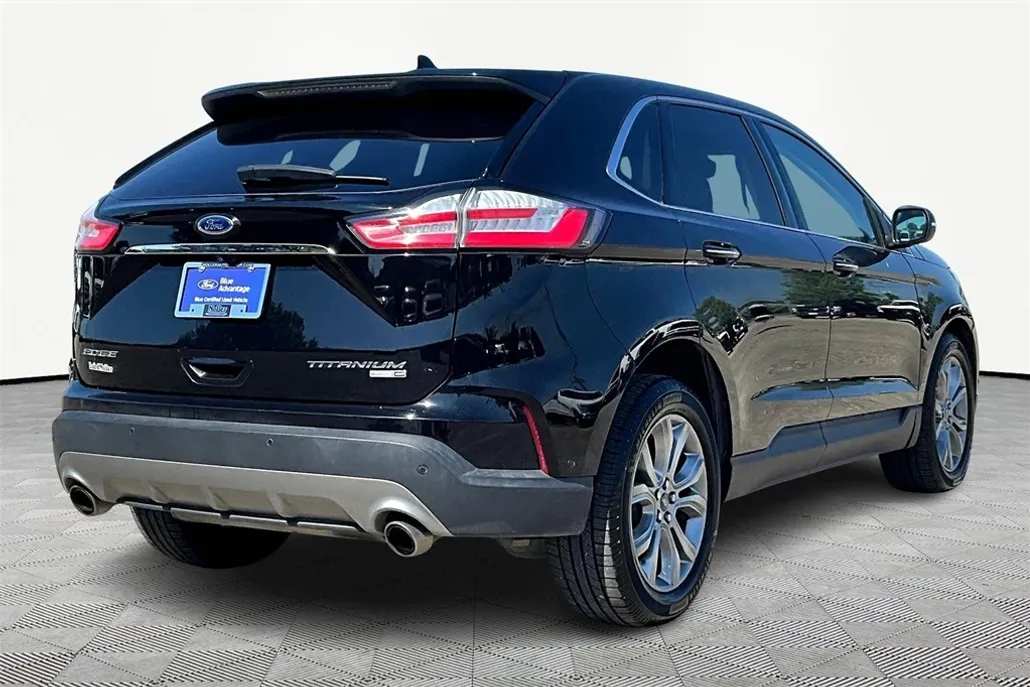 2019 Ford Edge Titanium photo 1