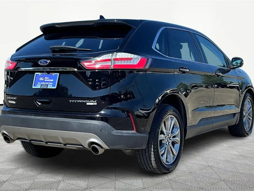 2019 Ford Edge Titanium photo 1