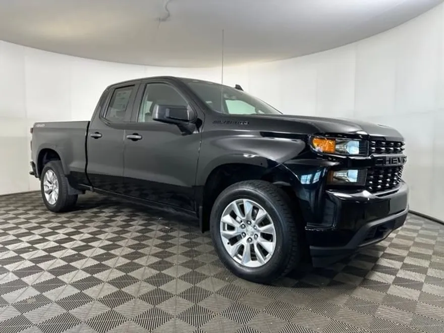 2022 Chevrolet Silverado 1500 Custom photo 1
