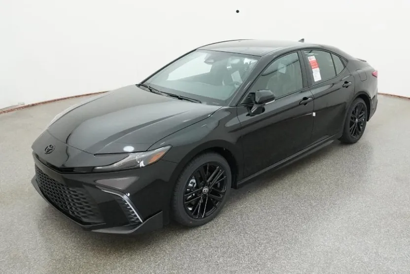 2026 Toyota Camry SE photo 1