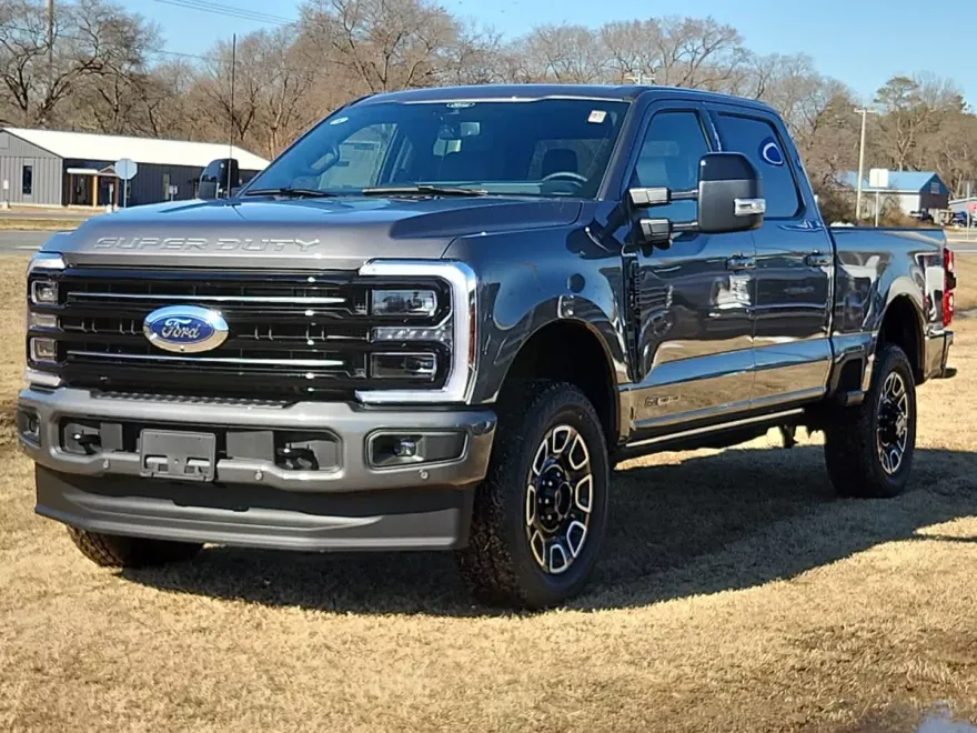 2025 Ford F-250 Platinum photo 1