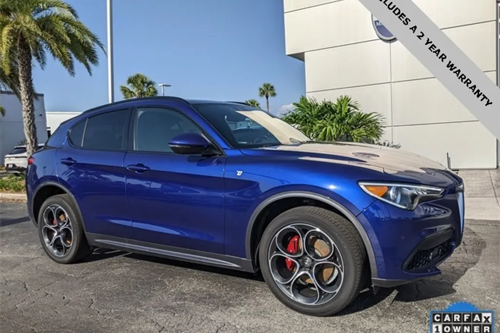 2023 Alfa Romeo Stelvio Ti photo 1