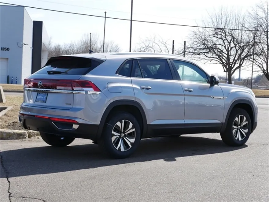 2025 Volkswagen Atlas Cross Sport SE photo 1